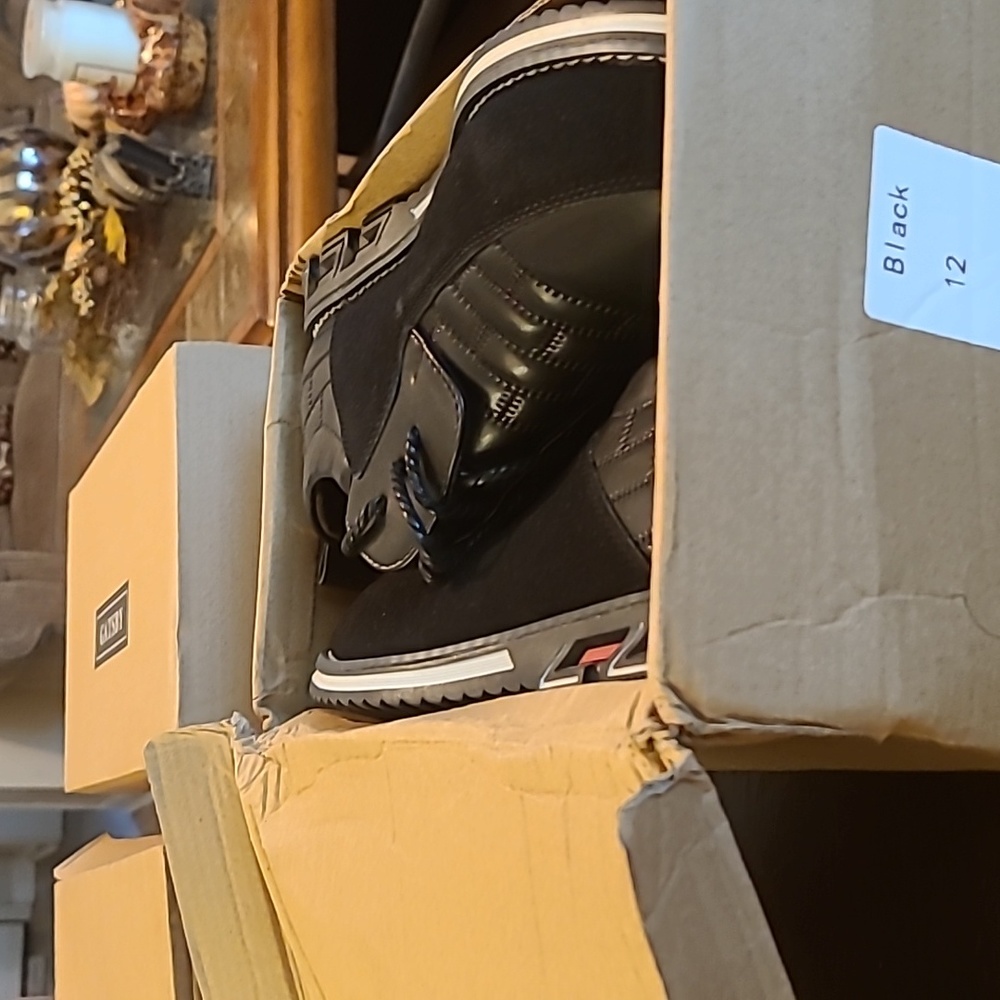 A pair of 12 size shoes have never been worn